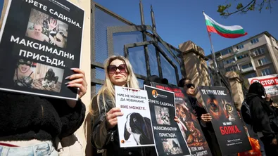 Протест преди делото срещу Габриела Сашова и Красимир Георгиев