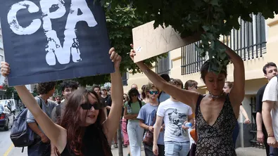 Студенти и преподаватели на НАТФИЗ подновяват протестите срещу ректора