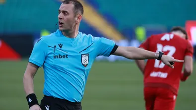 Елитен съдия изненадващо сложи край на кариерата си