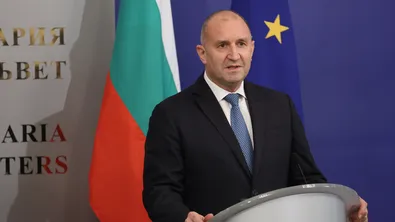 Румен Радев награждава ученици, спечелили международни олимпиади по природни науки