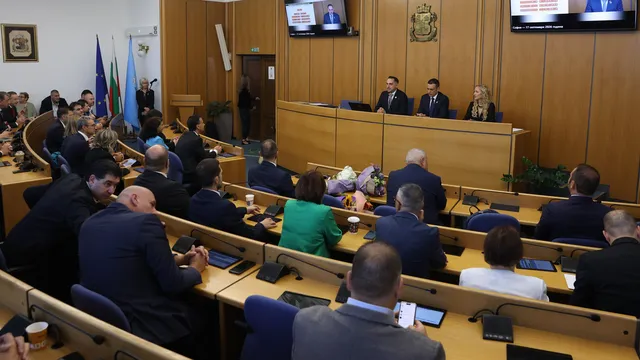 Националите по волейбол получиха Почетния знак на Столична община