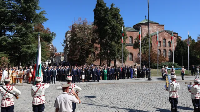 На тържествена церемония беше издигнато знамето на София