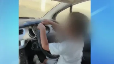 Дете зад волана на фона на чалга: Родители се хвалят в социалните мрежи (ВИДЕО)