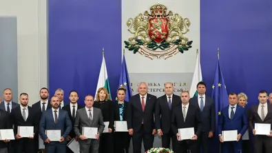 Румен Радев награди служители на МВР за техните заслуги в разкриването на престъпления
