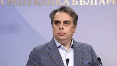 Асен Василев за мерките срещу скъпите горива: 6 млн. българи ще „пият по една студена вода"