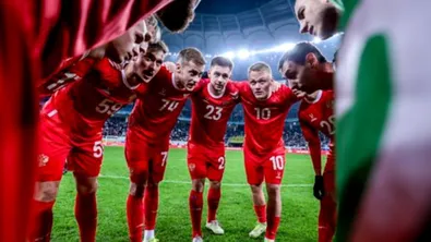 Русия се завръща в международния футбол, но само частично