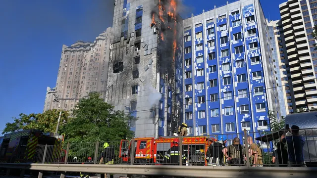 Седем ранени при удар с дрон по жилищна сграда в Одеса