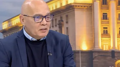 Безлов за скандала с мантинелите: Проблемът е в заграбването на публичен ресурс