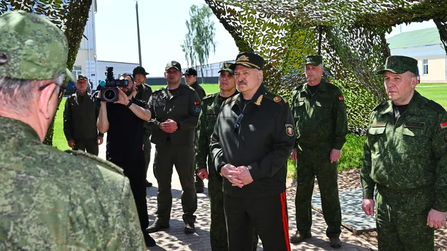 Беларус проведе военни учения край границата с ЕС