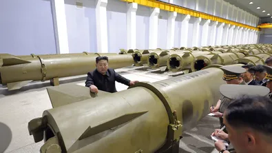 Ким Чен-ун нареди по-широко използване на изкуствен интелект в оръжейните системи