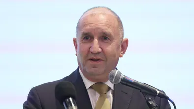 Радев: Отстранихме олигархията от политическата власт