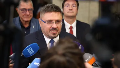 Инициативният комитет на Илияна Йотова подаде документи в ЦИК