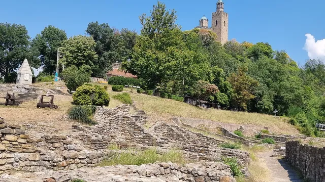 Символите на Независимостта на България в ордени и паметници