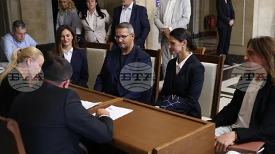 Инициативният комитет на Иван Христанов внесе документи за регистрация в ЦИК