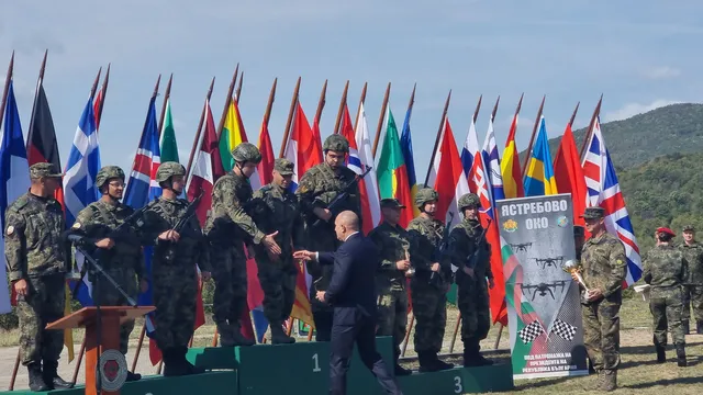 Румен Радев отива на открития ден на военните игри „Ястребово око 26"