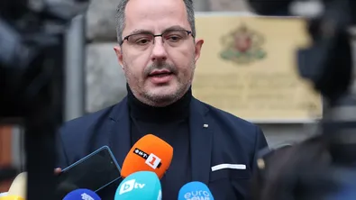 Цончо Ганев: Борбата с олигархията се води срещу най-бедните българи