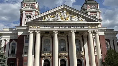 Зам.-кметът на София Ирина Дакова: Провокация е случващото се пред Народния театър