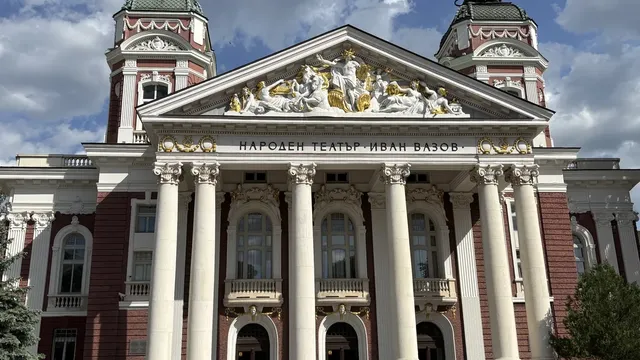 Зам.-кметът на София Ирина Дакова: Провокация е случващото се пред Народния театър