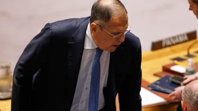 Лавров: Русия няма да спира бойните действия в Украйна