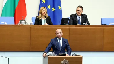 "Възраждане" настоява за незабавната оставка на посланика ни в Молдова