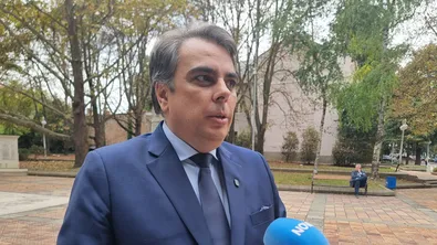 Асен Василев: Отмяната на формулата за минималната заплата крие риск от по-ниски доходи