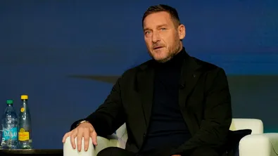 Тоти спрял Рома да даде №10 на Дибала