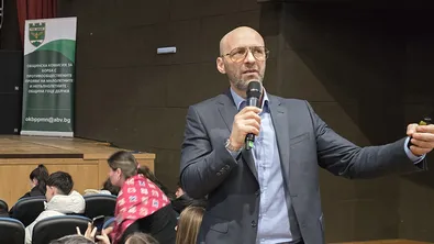 проф. Илин Савов: Престъпността започва да мисли дигитално