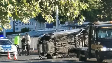 Автомобил се обърна по таван и блокира ключов булевард в Пловдив