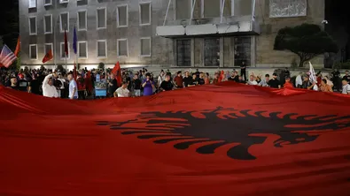 Албания протестира 119-и ден: Демонстрантите отново поискаха оставката на премиера Еди Рама