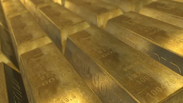 Цената на златото спадна с над 2%