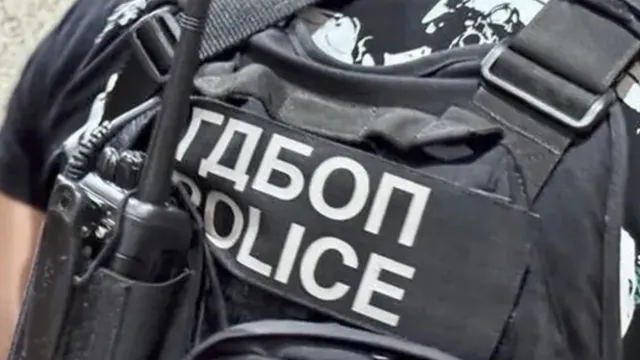 ГДБОП удари група в Пловдив: Иззеха 150 000 евро и 10 кг злато