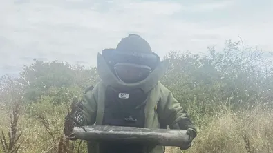 Военнослужещите приключиха почистването на района около завод „ЕМКО“