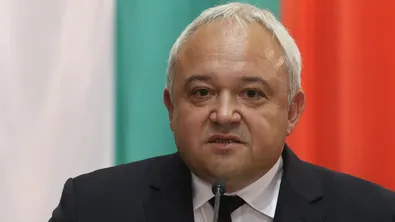 Синдикат към Демерджиев: Не съкращавайте служители с ТЕЛК и работещи пенсионери
