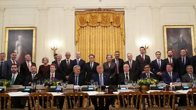 Тръмп призова технологичните гиганти към „саморегулация“