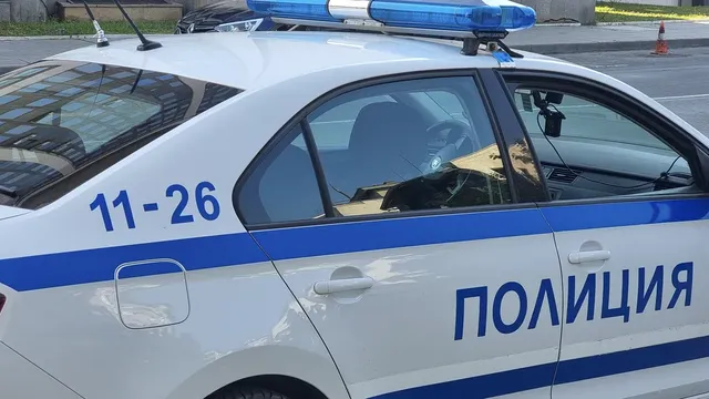 Мъж блъсна съпругата си по стълбите при семеен скандал в Пирдоп