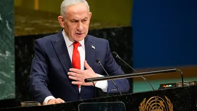 Нетаняху: Пилотът на отклонения полет е намушкал колегата си и е опитал да разбие самолета