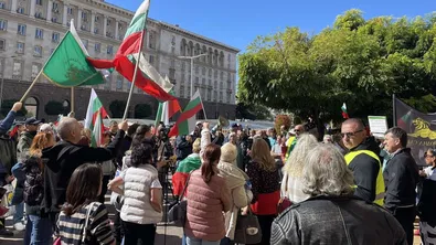 Протест в защита на паметника Шипка се провежда в центъра на София