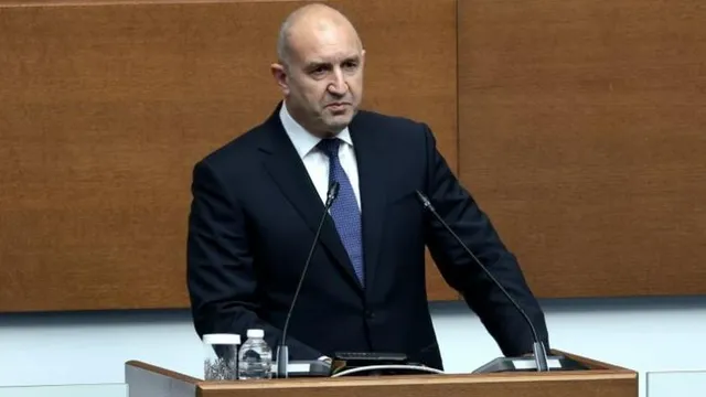 Румен Радев: При обществените поръчки за мантинели е „истинска джунгла“