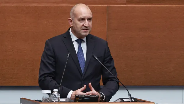 Румен Радев в НС: От службите в Малта идват 36 фактури за полетите на Пеевски