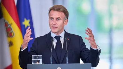 Макрон призова Г-7 за общи мерки срещу скъпите горива