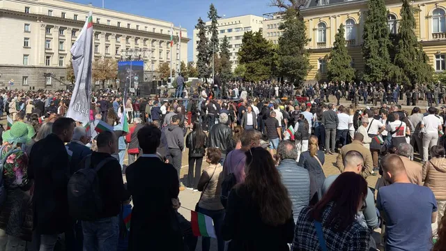Стотици се събират в центъра на София за посрещането на цар Самуил