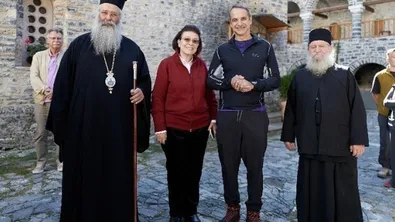 След като върна костите на цар Самуил, Мицотакис тръгна на планински преход из Олимп