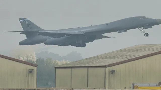 САЩ изтеглиха 12 бомбардировача B-1 от британска военна база
