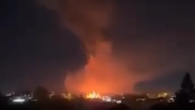 Голям пожар избухна във Факултета (ВИДЕО)