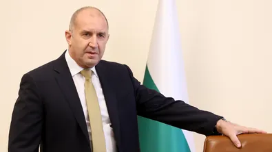 Румен Радев свиква спешна среща заради поразените от дронове кораби