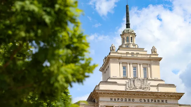 Партиите поискаха КСНС и изслушване на кабинета след ударите по корабите в Черно море