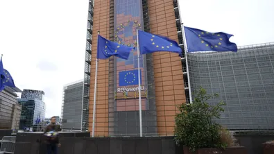 ЕС налага нови санкции на близо 1600 лица и компании в Русия заради войната в Украйна