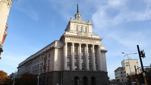 Демерджиев пред депутатите за мантинелите и полетите на Пеевски