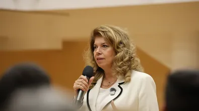 Йотова: Надяваме се цените на дизела да се понижат след договорката между Путин и Тръмп
