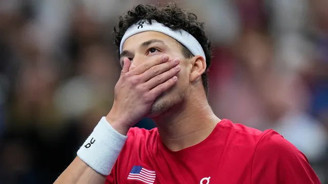 Финалистът от US Open отпадна безславно в Шанхай